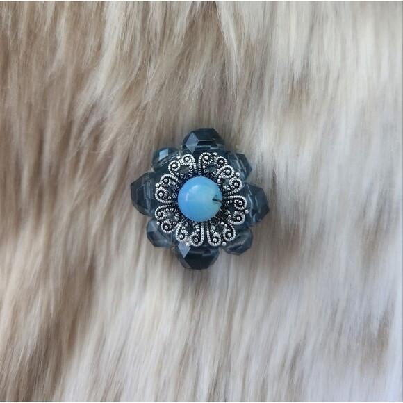 Vintage Beaded Flower Clip-On Earrings Blue and Silver - Picture 2 of 6